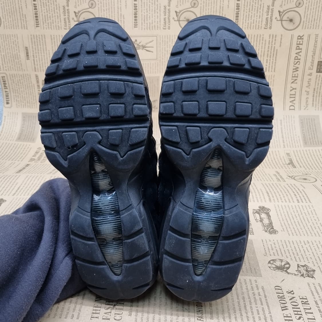 나이키 에어맥스 95 트리플블랙 운동화250 상품이미지3