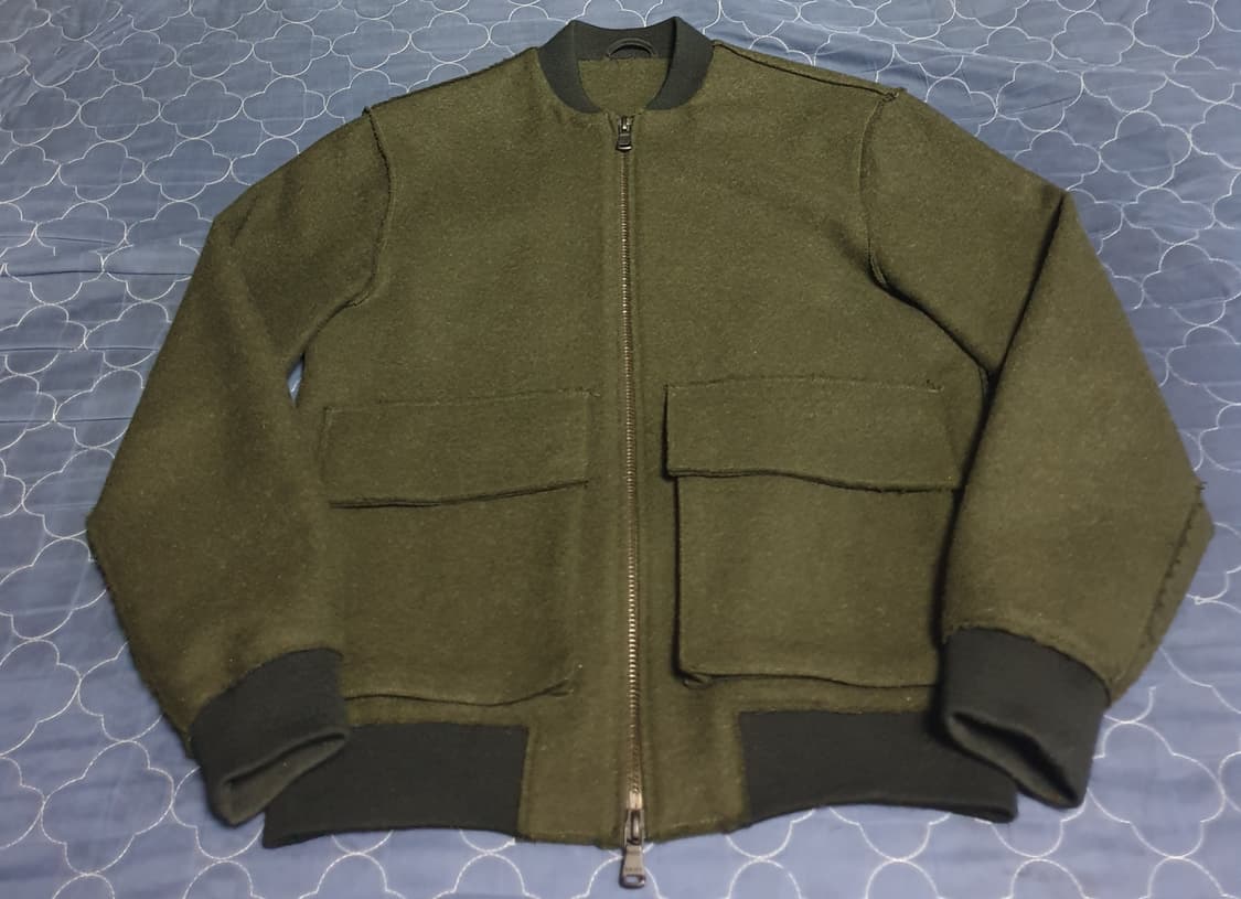 (단종매물) DKNY 컷오프라인 2WAY 빈티지 봄버자켓 딥올리브(95) 상품이미지1