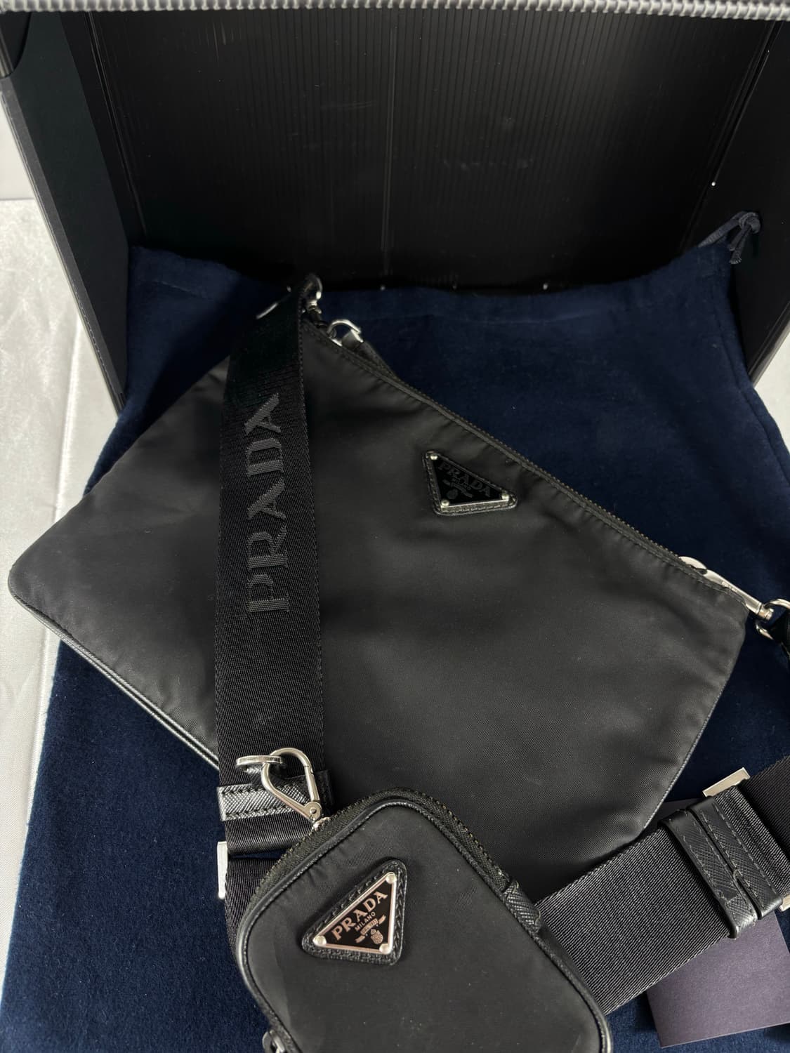 (풀박스/정품)프라다 나일론 삼각로고 크로스백 상품이미지3