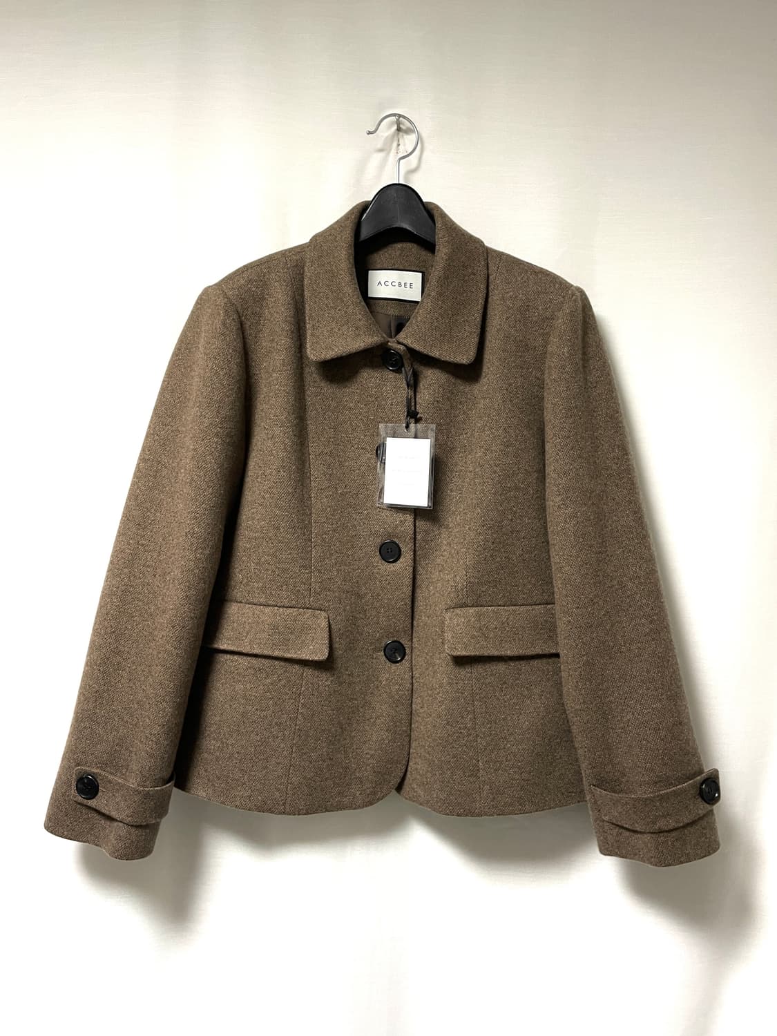 새상품) 아크비 ACCBEE 여성 캐미시어 100% 싱글 숏코트 자켓 _ 상품이미지1