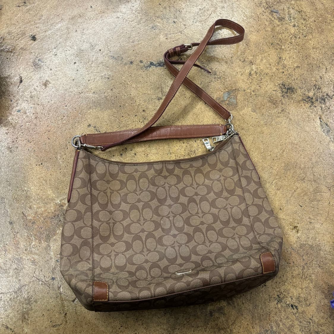 코치 빅 시그니처 호보백 가방 상품이미지2