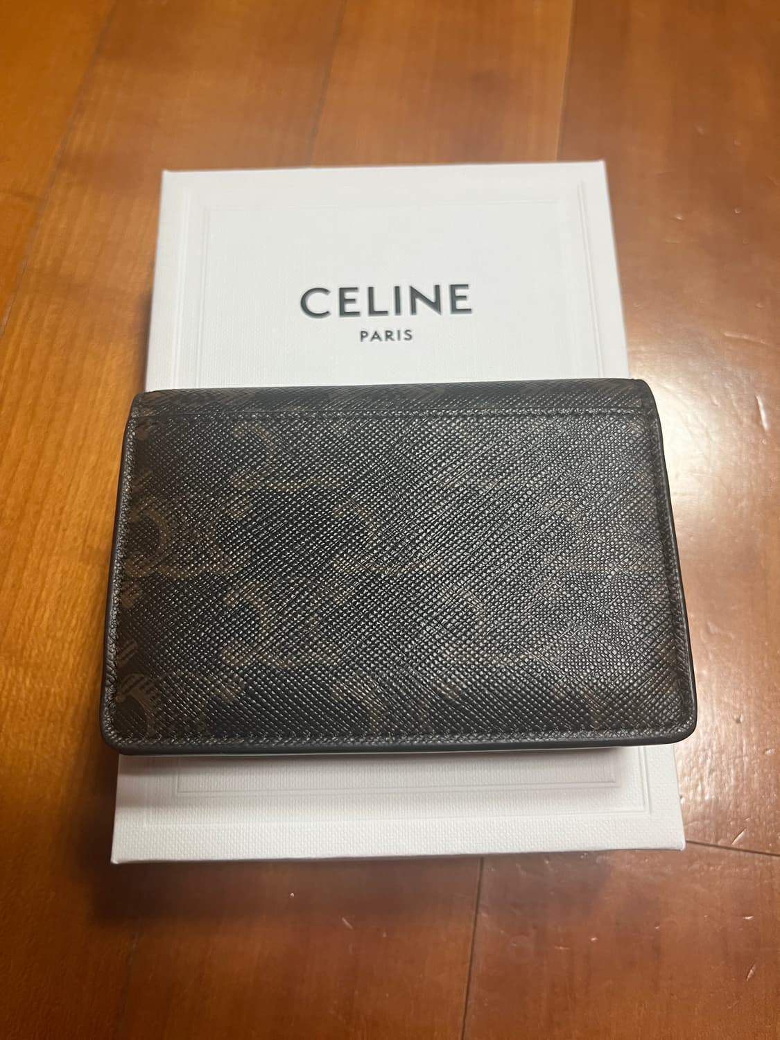 셀린느 트리옹페 플랩 카드 지갑 상품이미지3