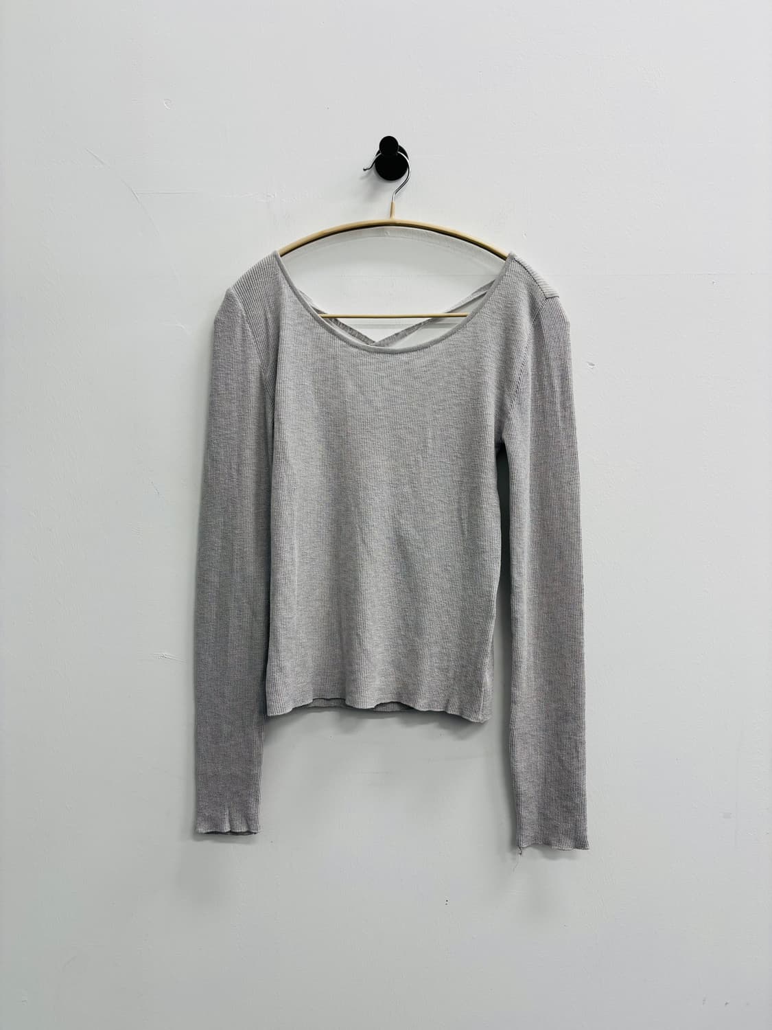 Cerric (세릭) 오픈 백 스트링 니트 상품이미지2