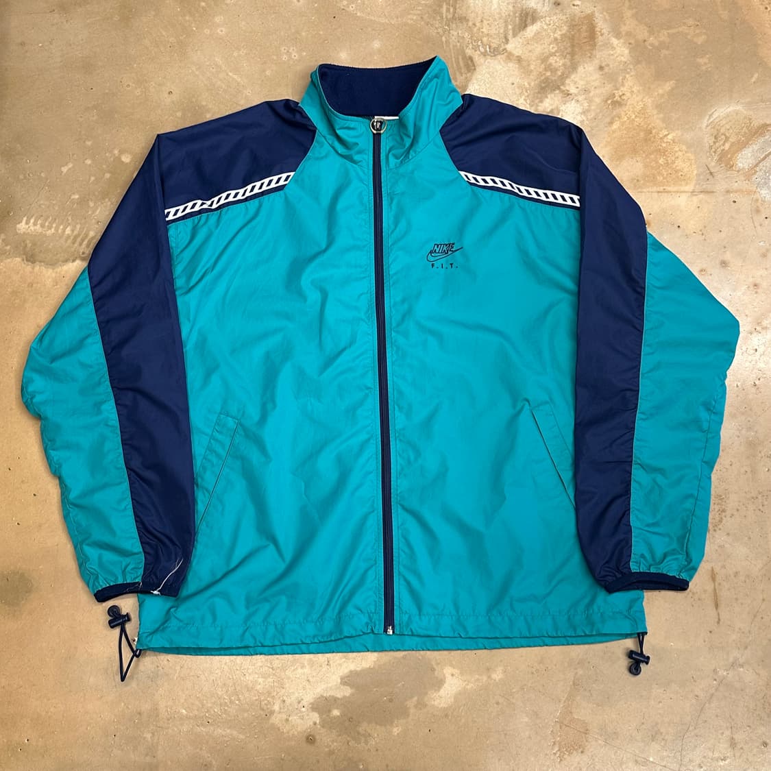 100 나이키 F. I. T. 테일원드 바람막이 상품이미지2
