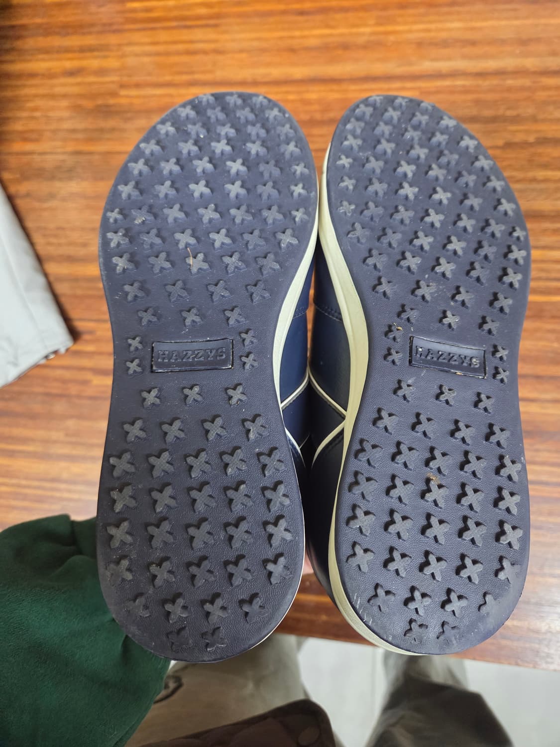 헤지스 가죽 스니커즈 240 상품이미지5