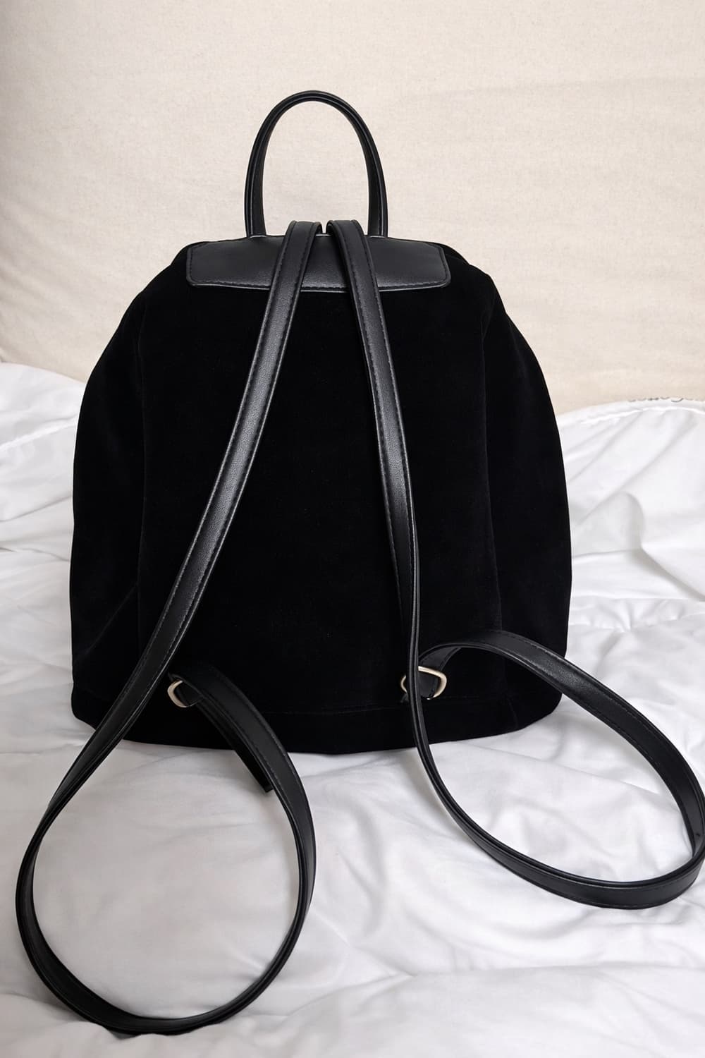 언에디트 헤일리 벨뱃 백팩 Hailey Velvet Backpack 상품이미지4