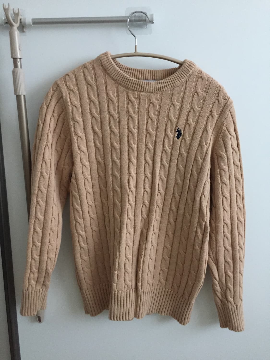 베이지 폴로 니트 상품이미지1