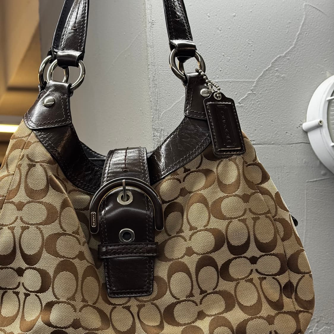 코치 모노그램 숄더백 호버백 베이지 y2k 상품이미지2