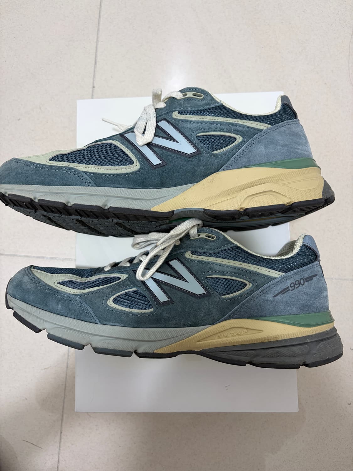 뉴발란스 x 오라리 990v4 메이드 인 USA 트루퍼 285 상품이미지3