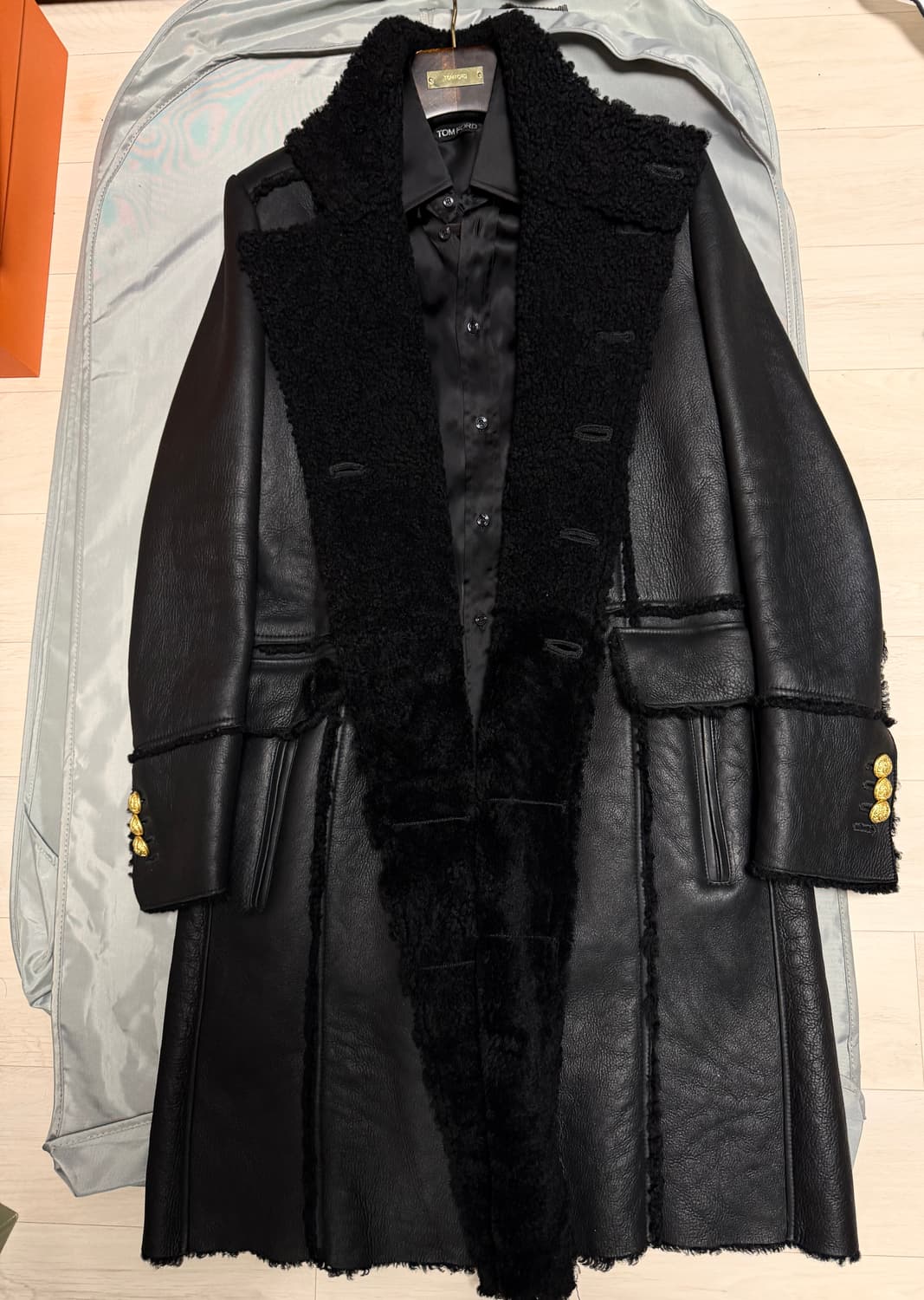 (명작,강추👍)발망 블랙 금장 시어링 무스탕 코트 톰포드 무드 상품이미지5