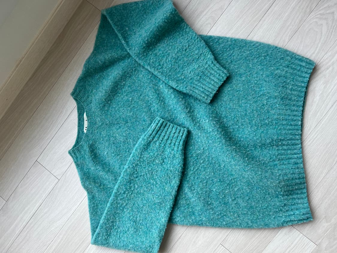 블랭크룸 쉐기독 니트 M 사이즈 판매해요 상품이미지1