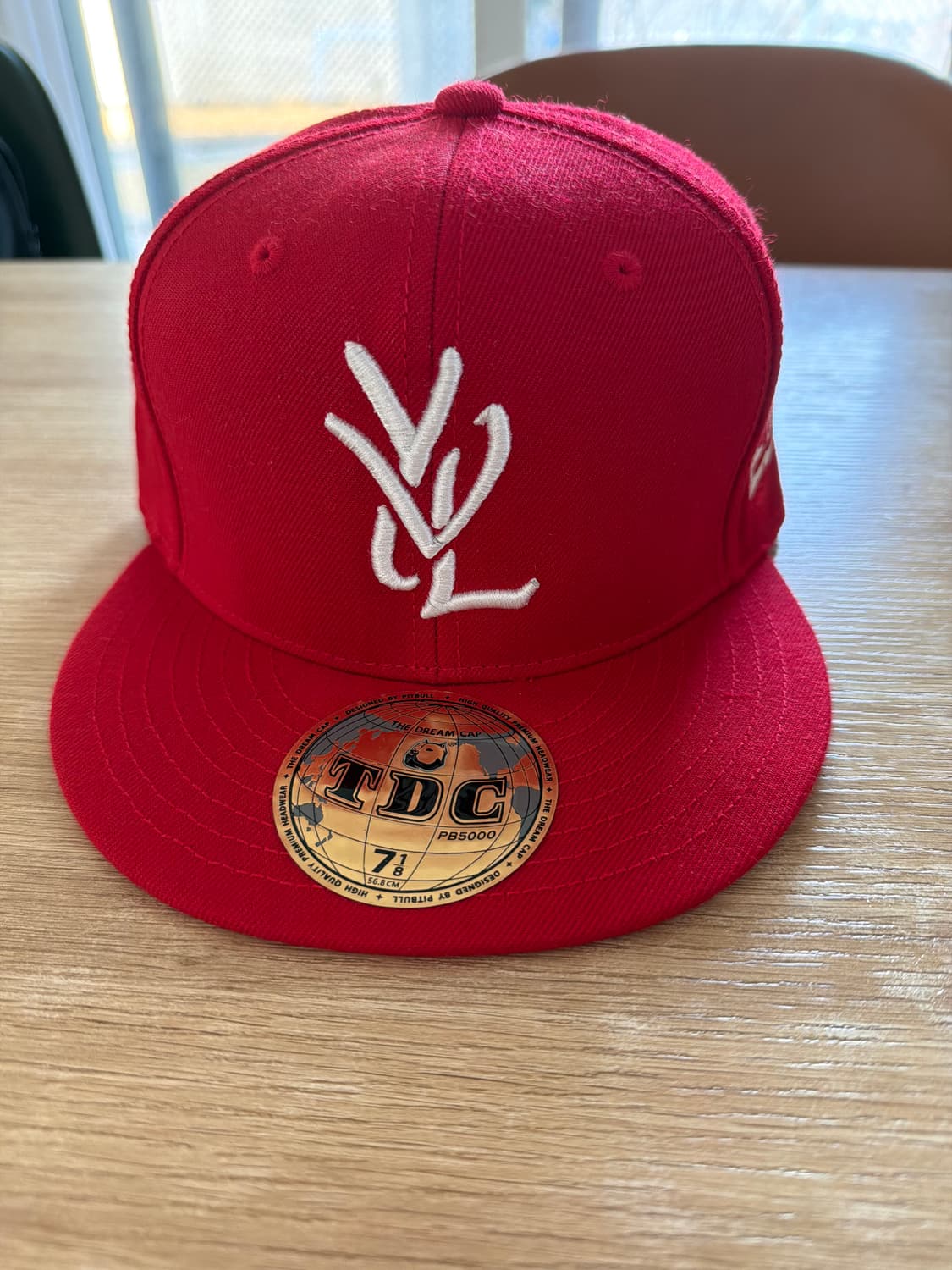 카티 오피움 YVL WHITE ON RED 7 1/8 상품이미지1