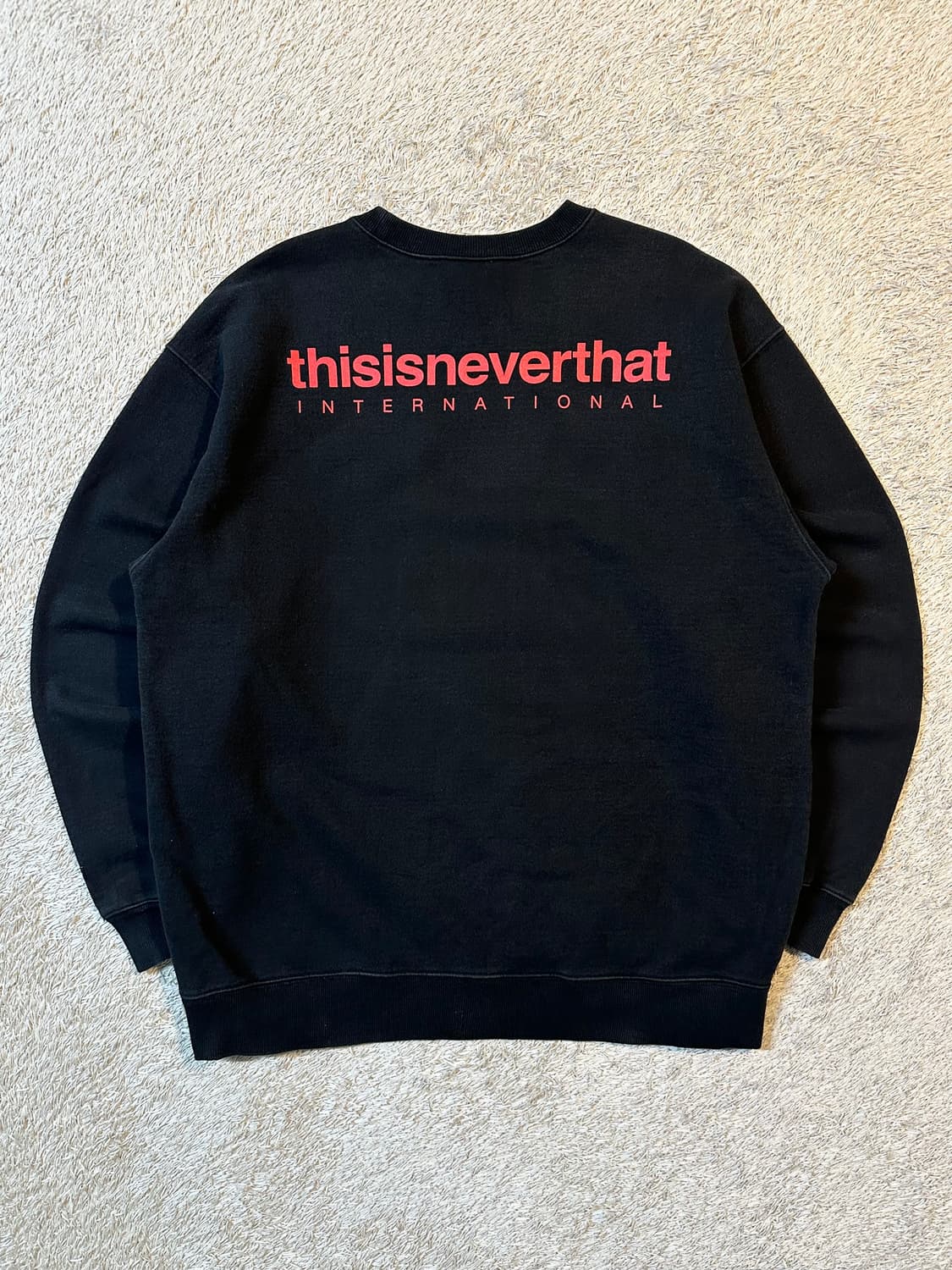 디스이즈네버댓 백로고 맨투맨 블랙 상품이미지4