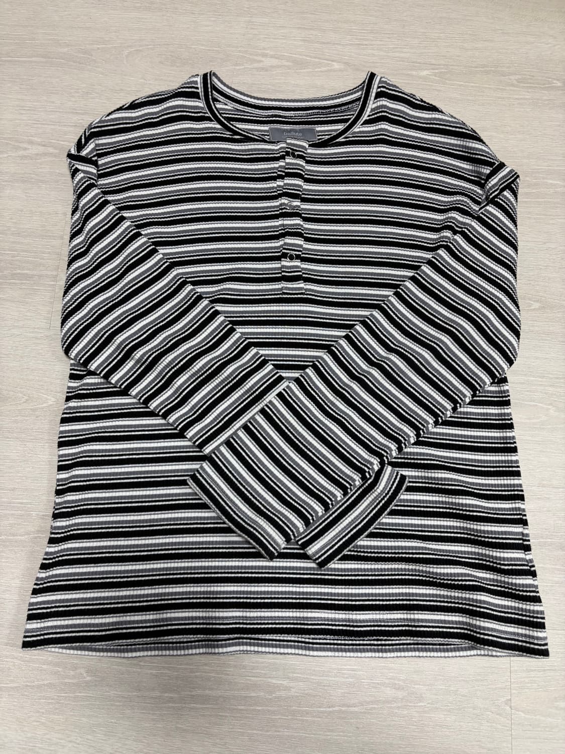 발루트 스트라이프 헨리넥 상품이미지2