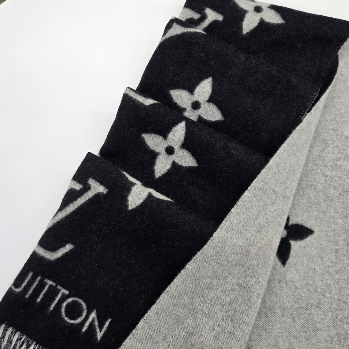 루이비통 LV 모노그램 레이캬비크 캐시미어 머플러 상품이미지3