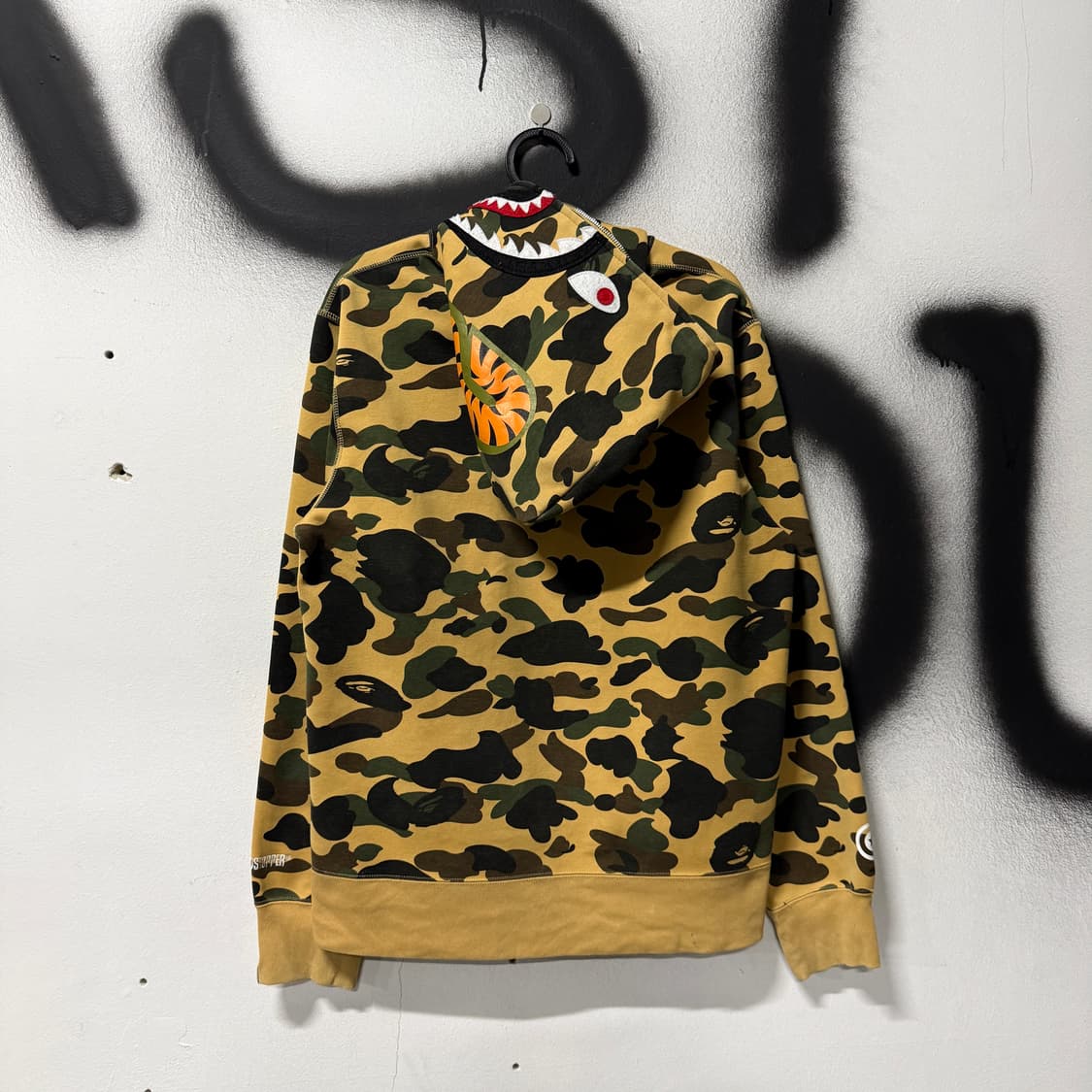 정품 베이프 고어텍스 1st 카모 황계 샤크 풀 집업 후디 상품이미지1