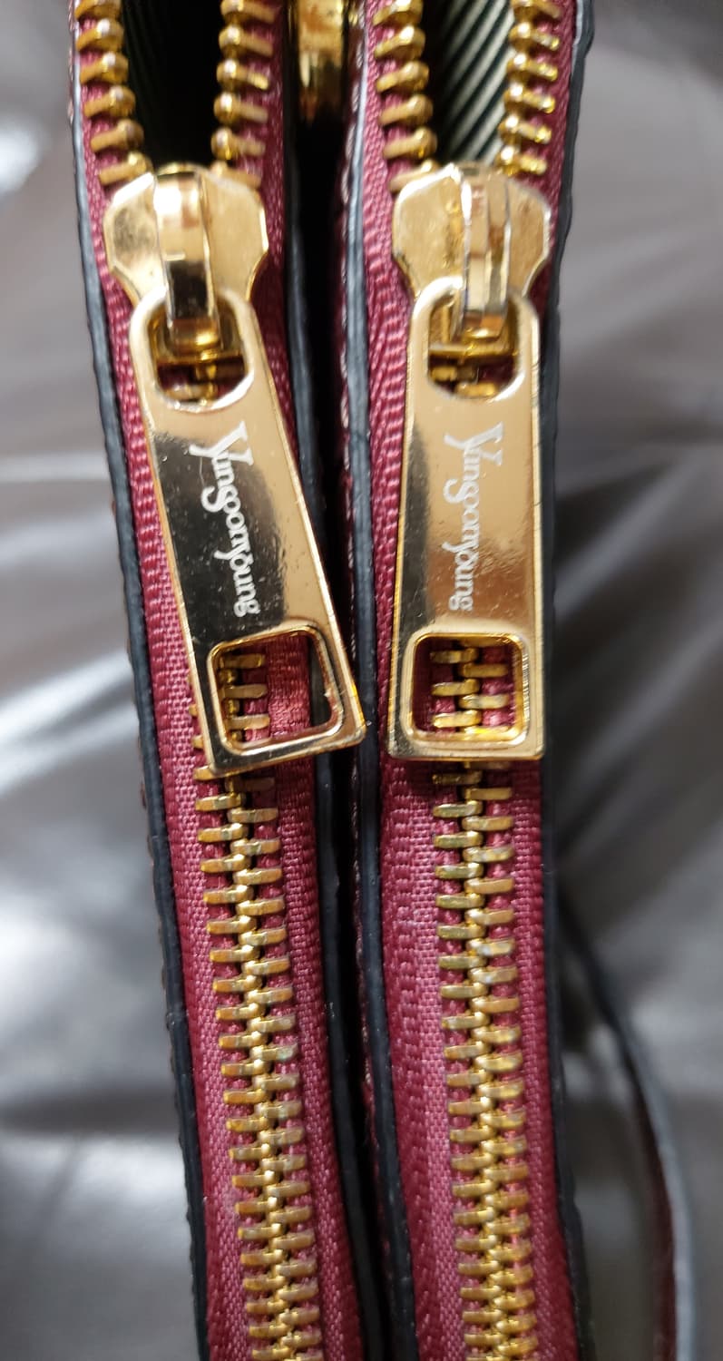 윤순영 악어 패턴 버건디 숄더백

 상품이미지6