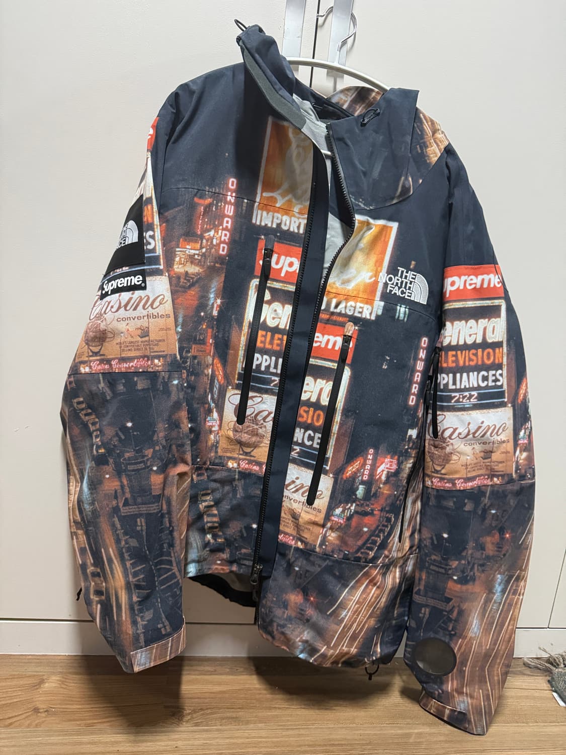 슈프림 노스페이스 타임스퀘어 바람막이 xl 상품이미지1