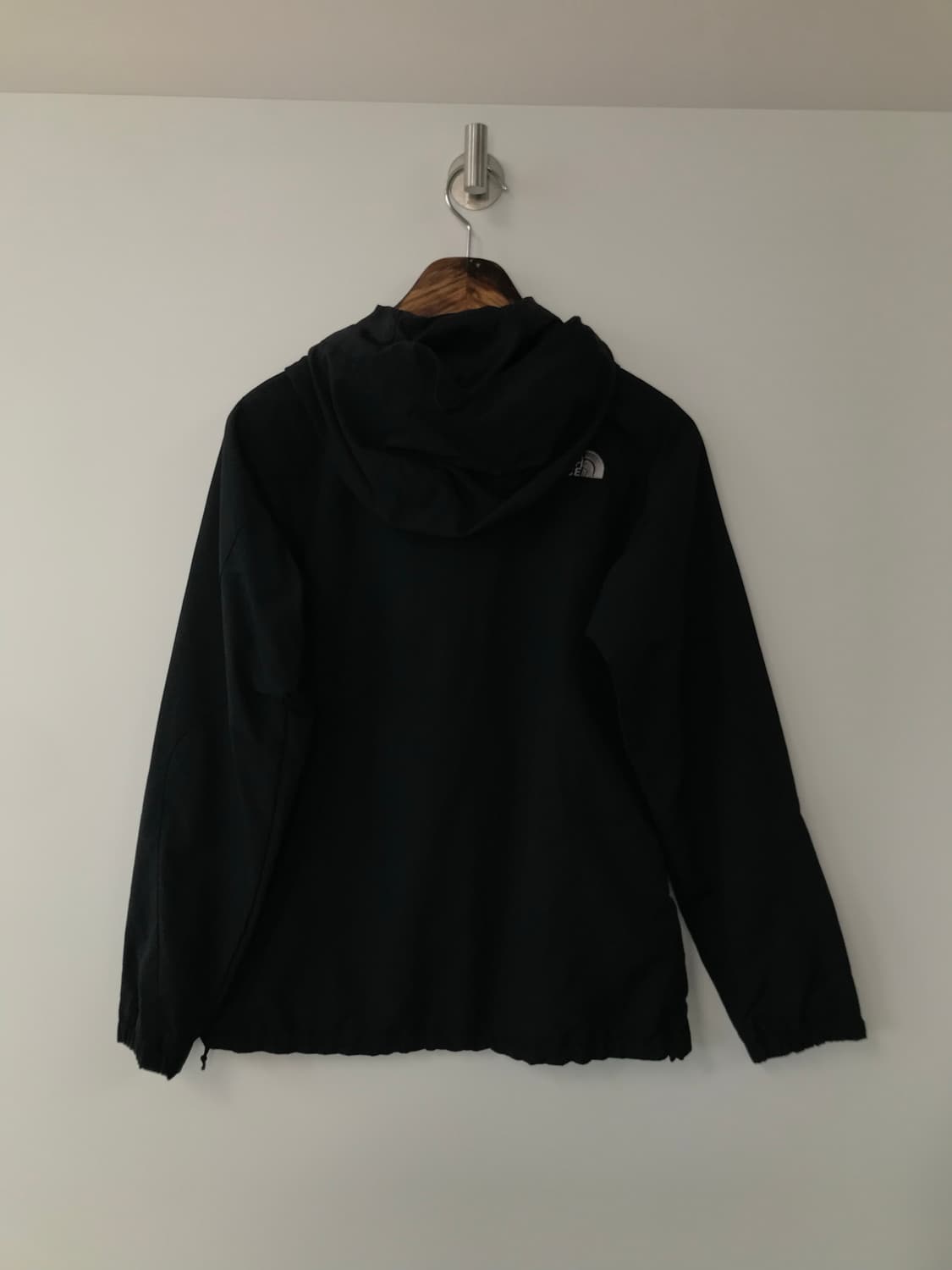 노스페이스 자수로고 블랙 윈드 바람막이 자켓 상품이미지3