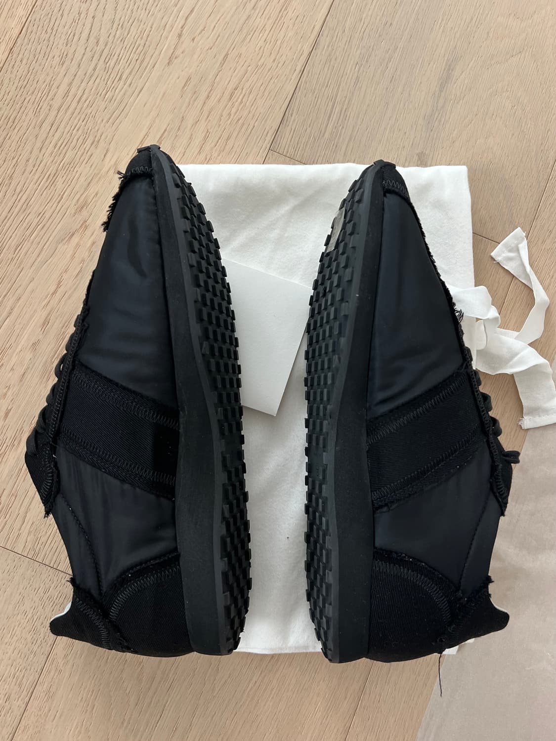 더로우 moveo 디스트레스드 스니커즈 41 블랙 상품이미지4