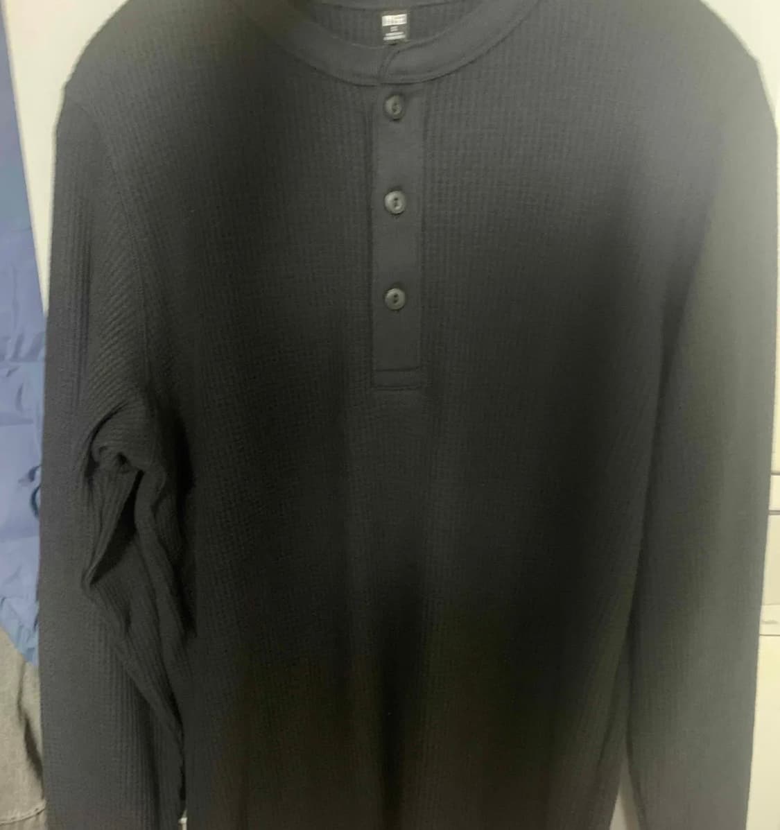 [L] 유니클로 헨리넥 블랙,그레이 2벌 일괄 상품이미지1