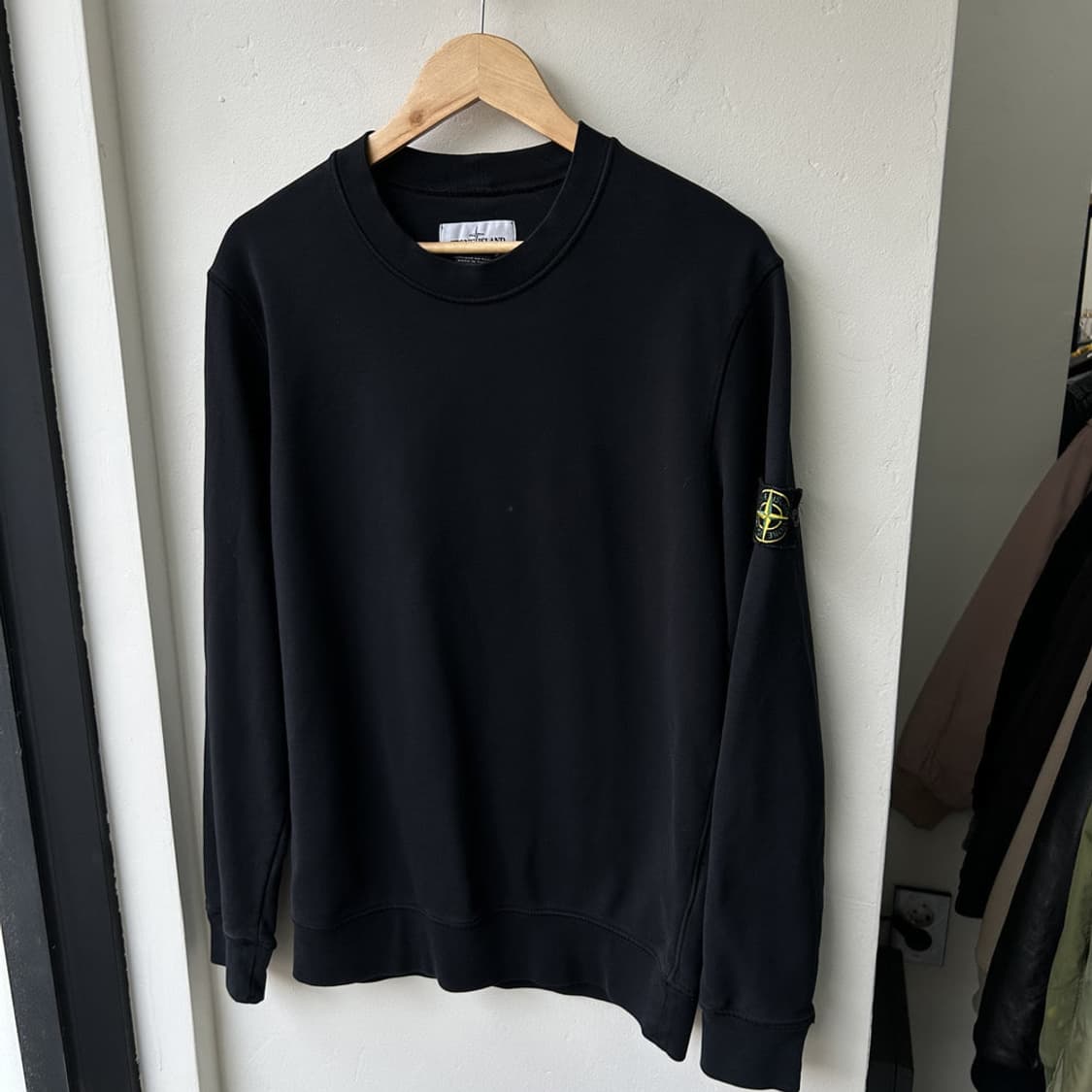 16446 - 스톤아일랜드 블랙 와펜 맨투맨 상품이미지3