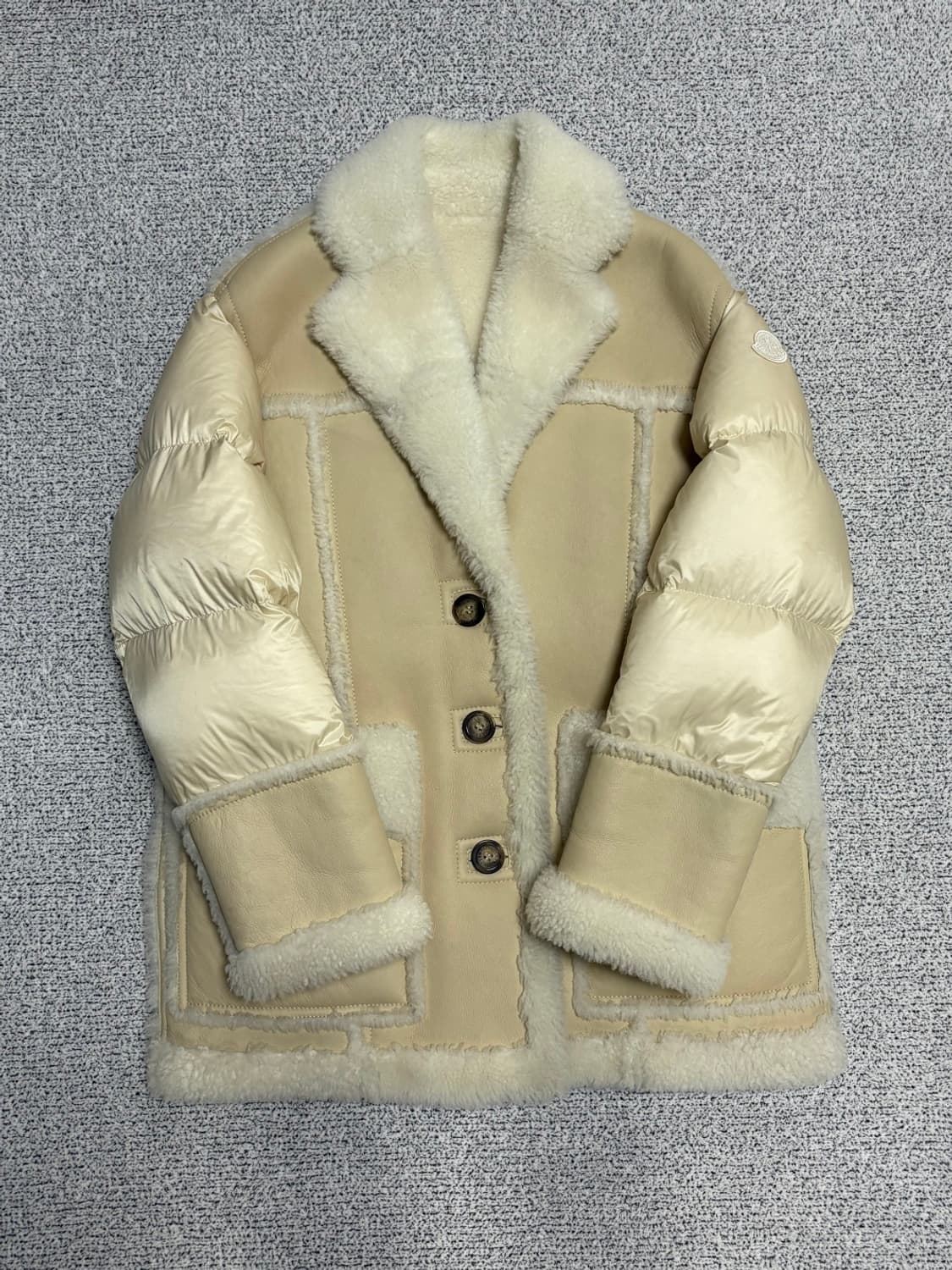 몽클레어 ilay 쉐어링 패딩 상품이미지1