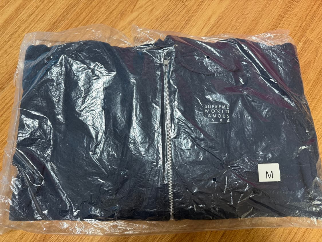 슈프림 월드페이머스 블랙 집업 후디 새상품 M 상품이미지4