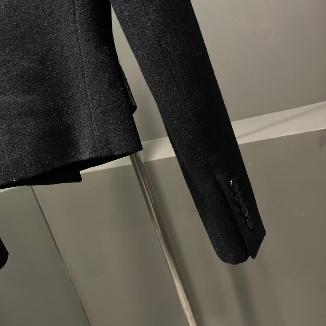 생로랑 스트라이프 울 느와르 끄레 크롭 자켓 상품이미지5