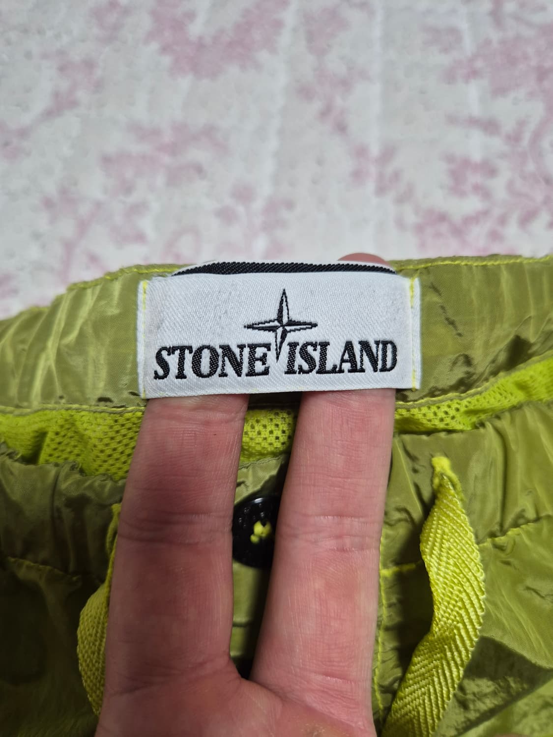 새상품급-M-30 스톤아일랜드 메탈나일론 반바지 상품이미지3