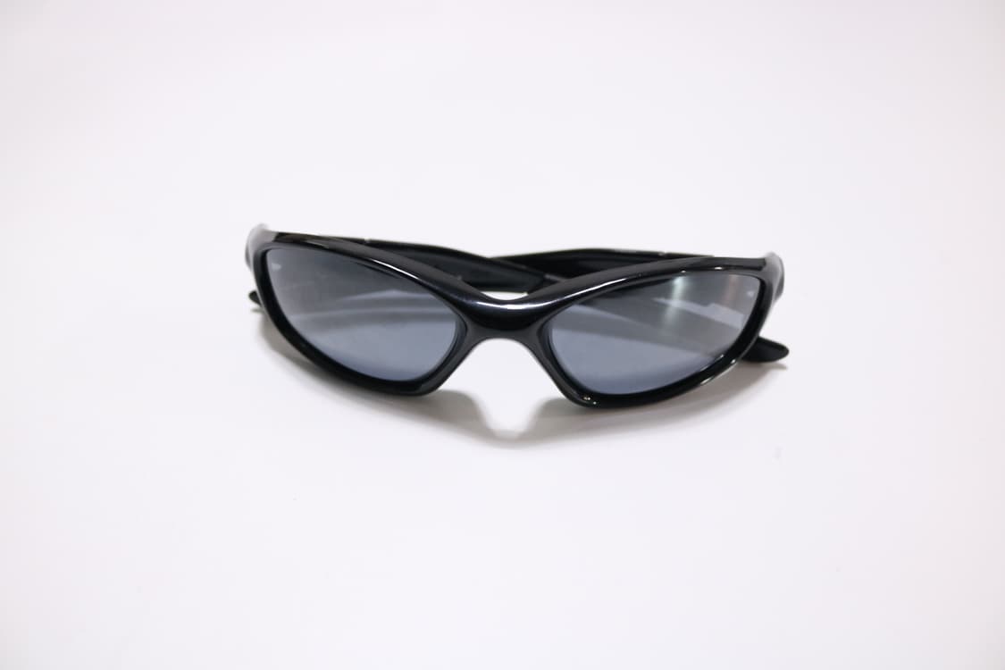 오클리 미뉴트 2.0 블랙 선글라스 상품이미지1