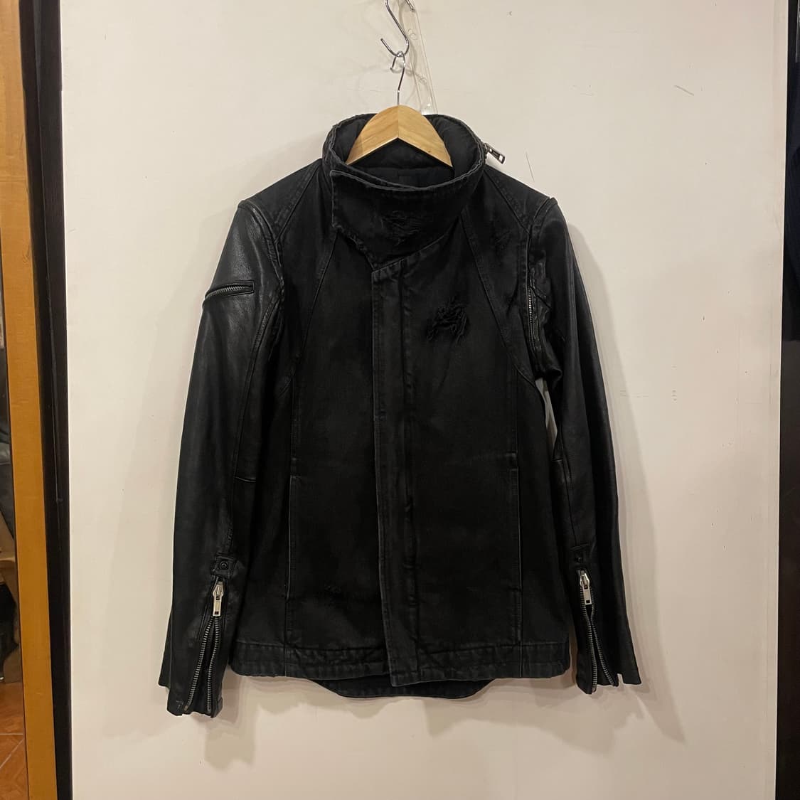 다이어트부처슬림스킨 하이넥레더 자켓 상품이미지1