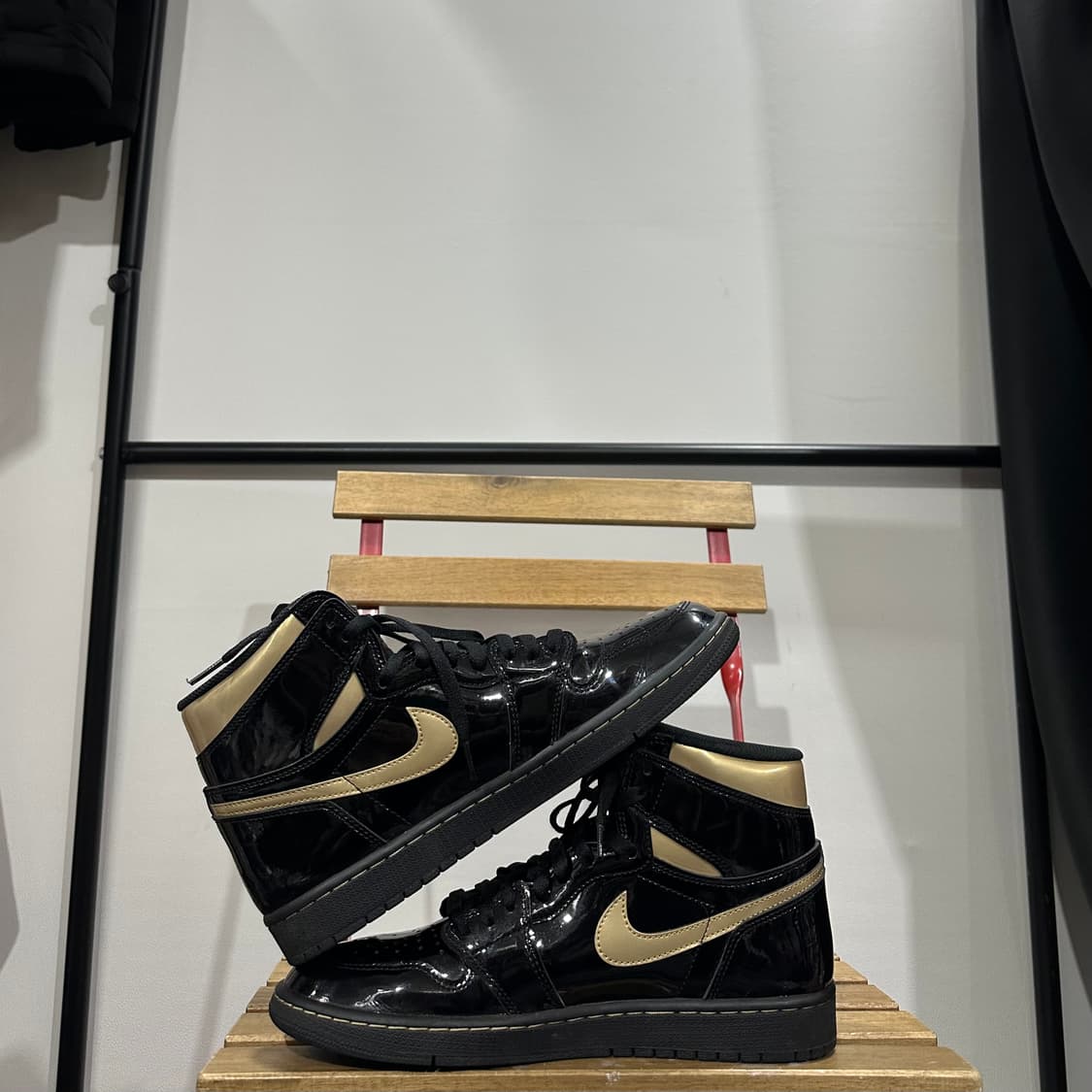285) 나이키 운동화 조던 1 레트로 하이 OG 메탈릭 골드 상품이미지7