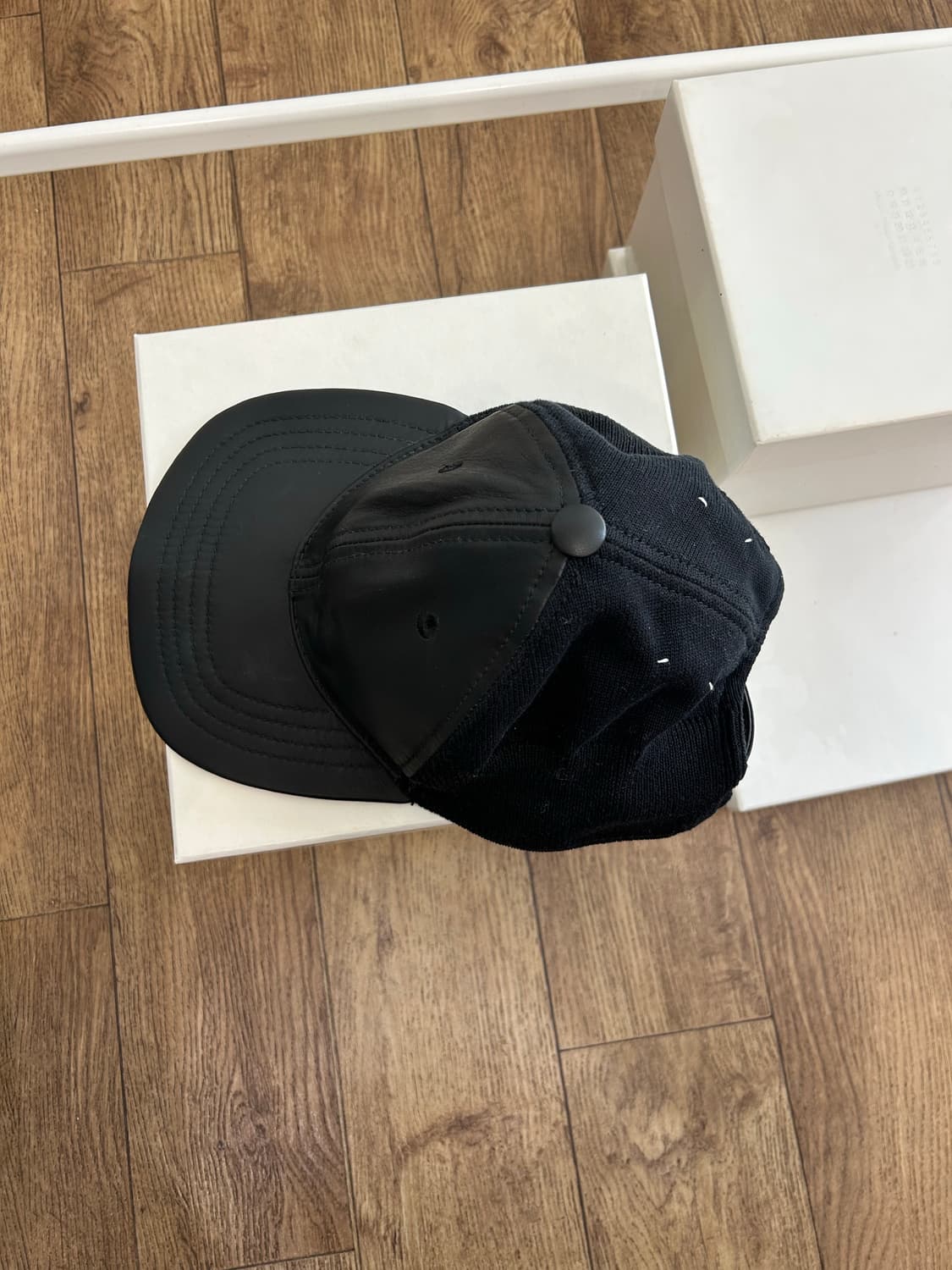 마르지엘라 컬렉션 가죽 볼캡 상품이미지3