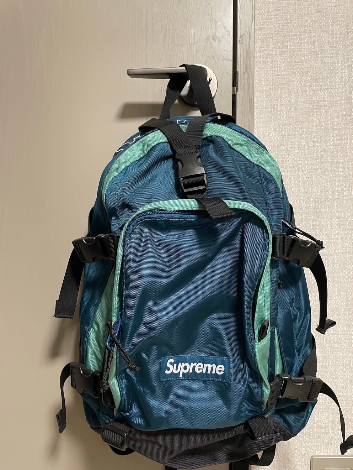 슈프림 19fw 백팩 틸 (supreme)  상품이미지1