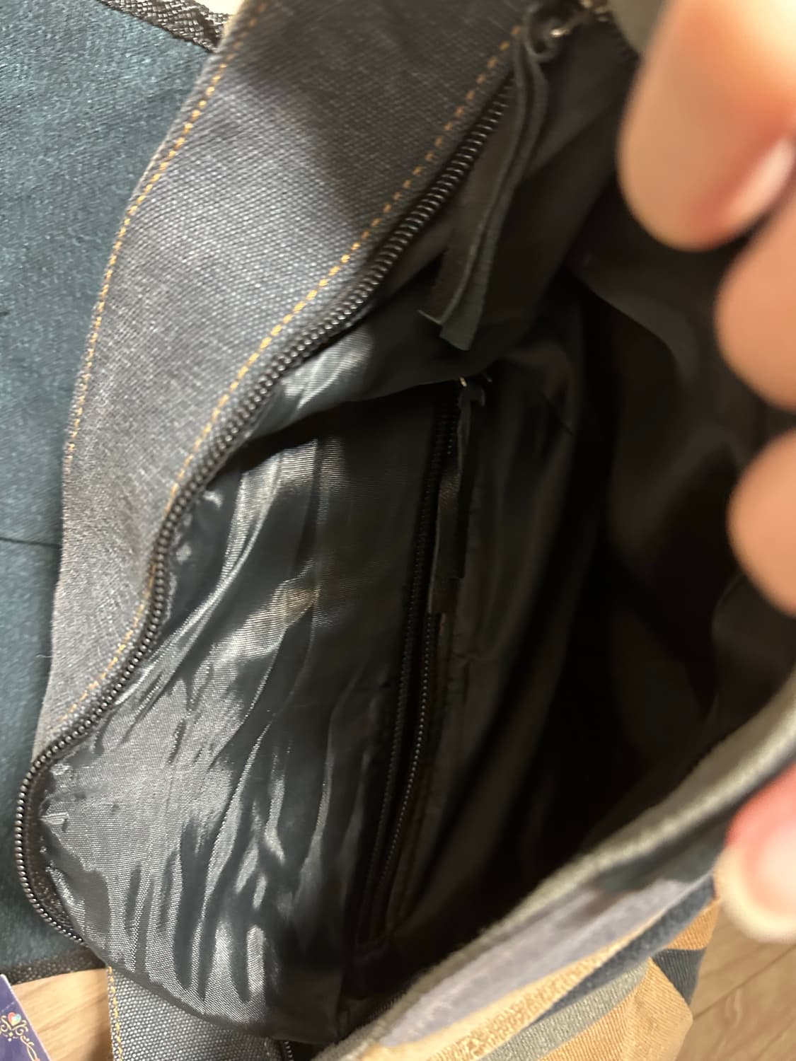 칼하트 커스텀 크로스백 상품이미지3