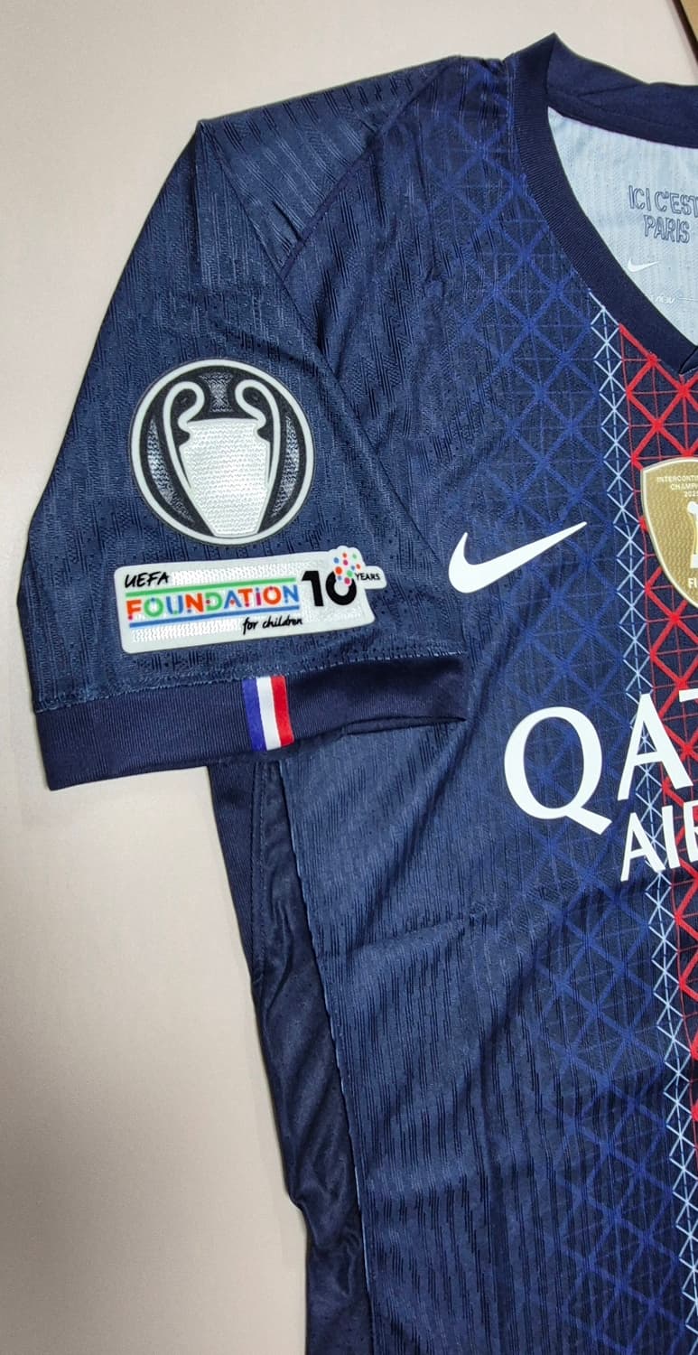 25-26 PSG 파리 홈킷 흐비차 유니폼 XL 상품이미지4