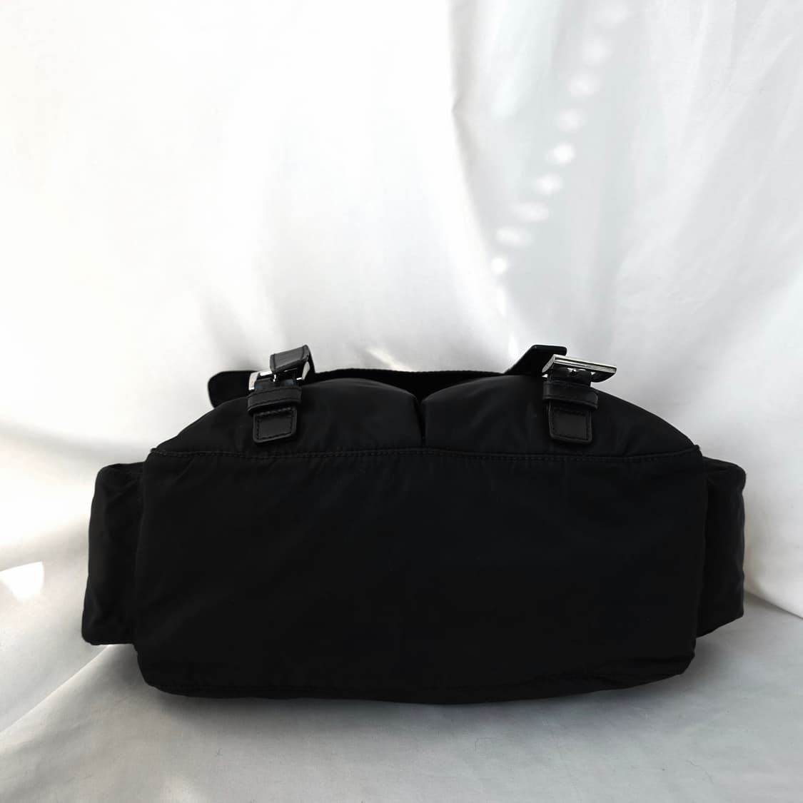 [정품 PRADA] 프라다 사이드 투포켓 남성 크로스백 메신저백 라지 상품이미지7