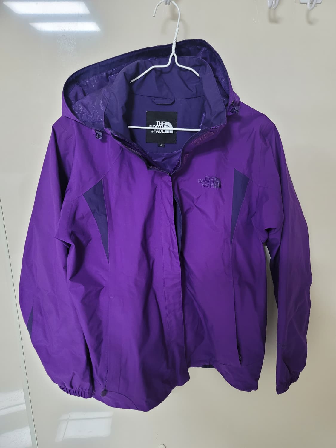 노스페이스 고어택스 바람막이 여성90사이즈 새제품급

여성90

구매후 상품이미지1