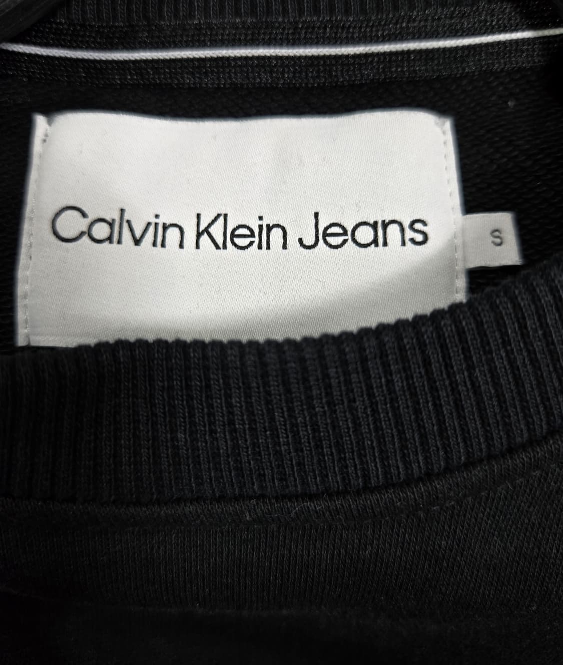 캘빈클라인 스몰로고 크롭 맨투맨 스웨트셔츠 90 상품이미지8