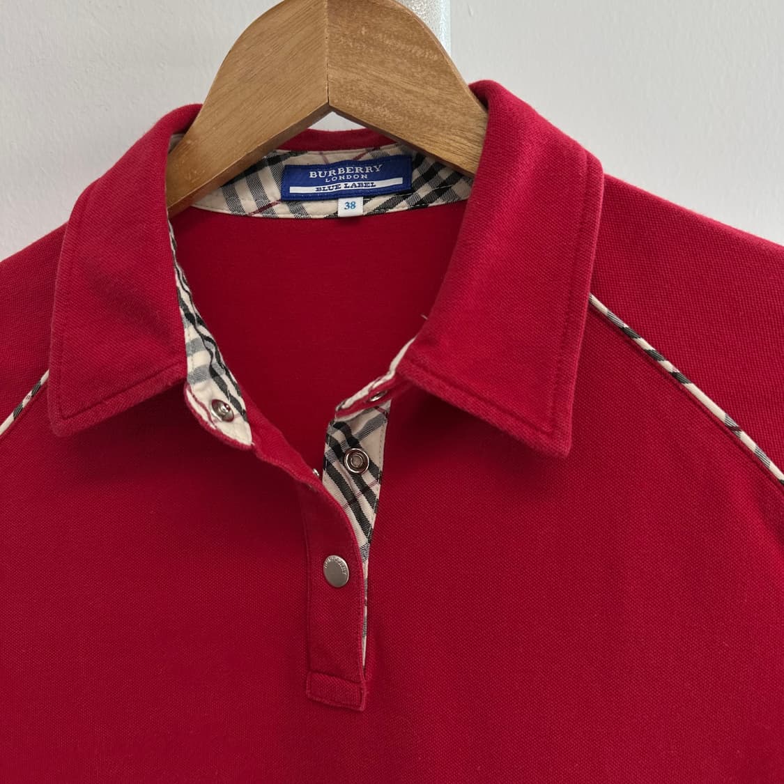 버버리 체크 로고 디자인 카라티 상품이미지5