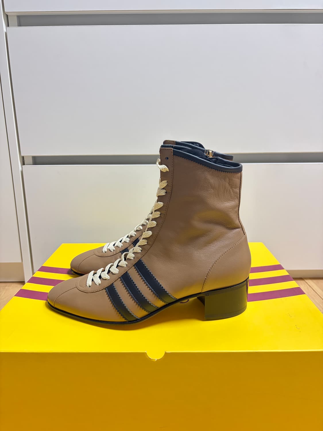 구찌 x 아디다스 레이스업 부츠 브라운 8+ 상품이미지2