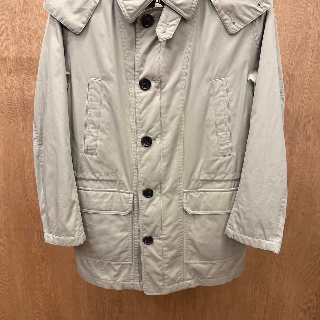 버버리 런던 후드 사파리 자켓 체크 라이닝 허리 스트링 디테일 베이지 상품이미지5