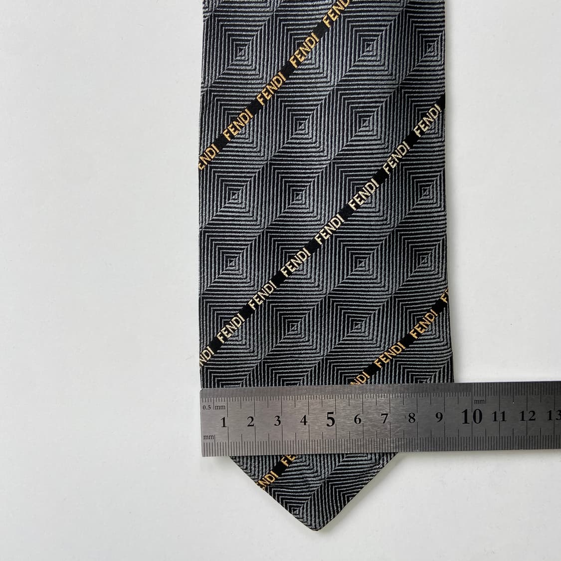 펜디(FENDI)  영문 모노그램 명품 정품 넥타이 상품이미지7