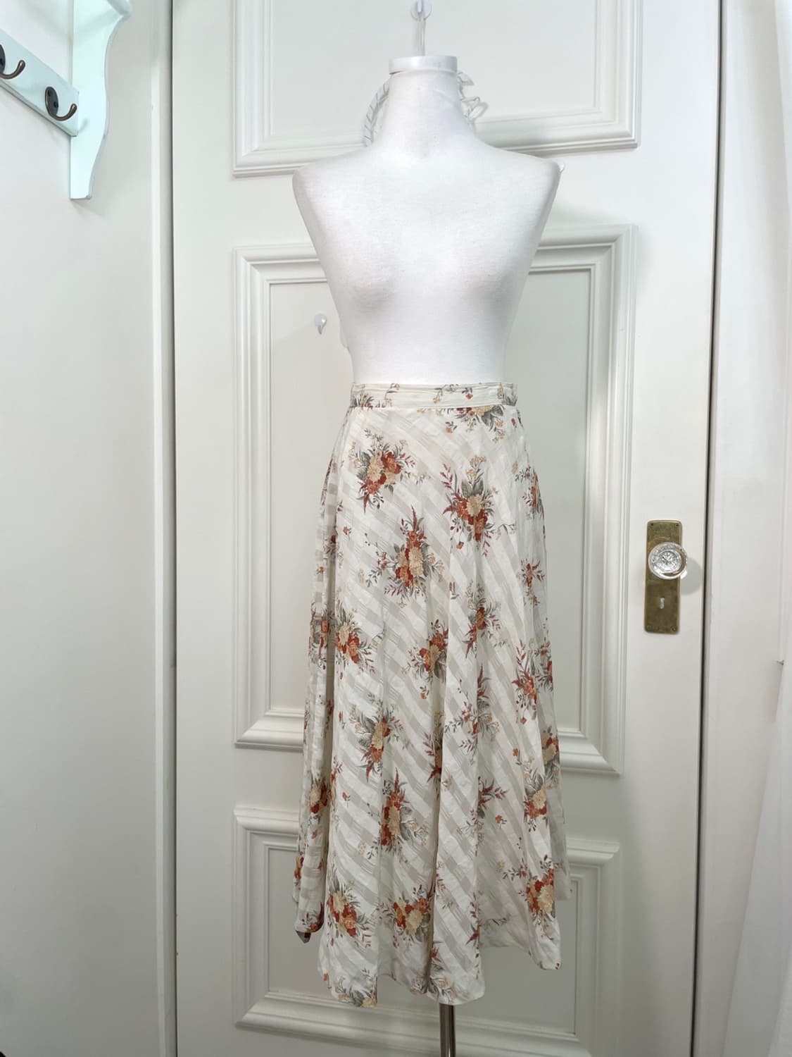 beige ivory flower point skirt 상품이미지1