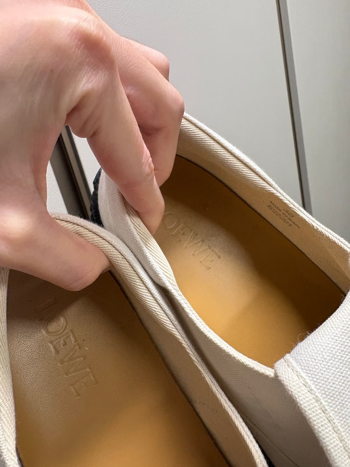 풀박스!! 로에베 아나그램 자수 플랫 스니커즈 38 상품이미지9