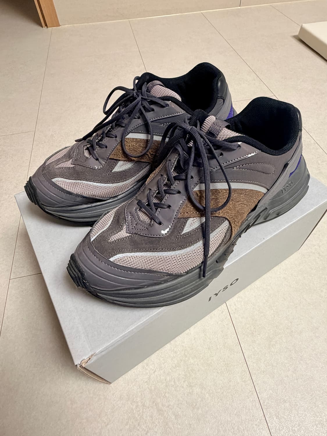 이소 / 아큐믹 포그 스니커즈 / 270 상품이미지1