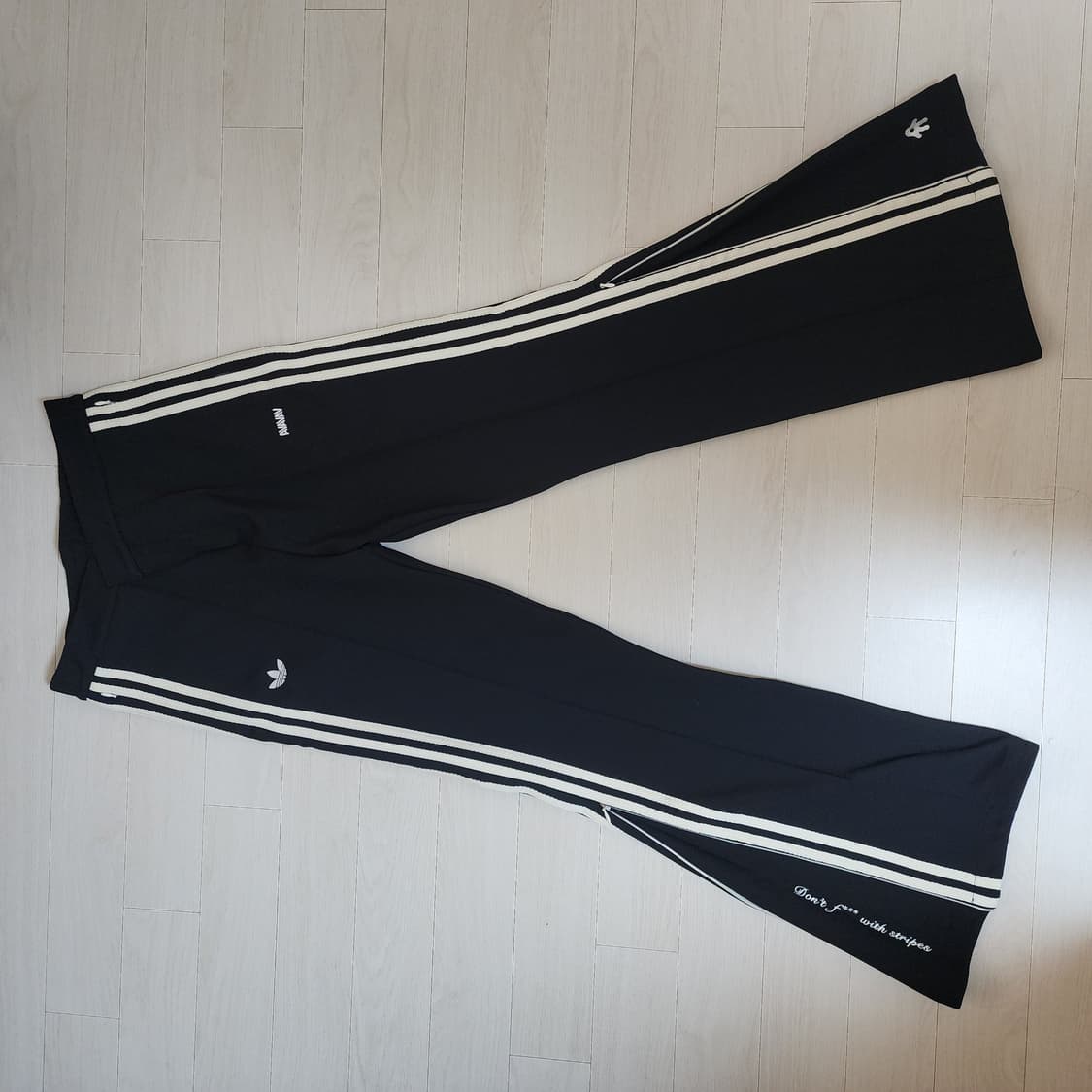 ADIDAS ORIGINALS
AVAVAV track pants 상품이미지4
