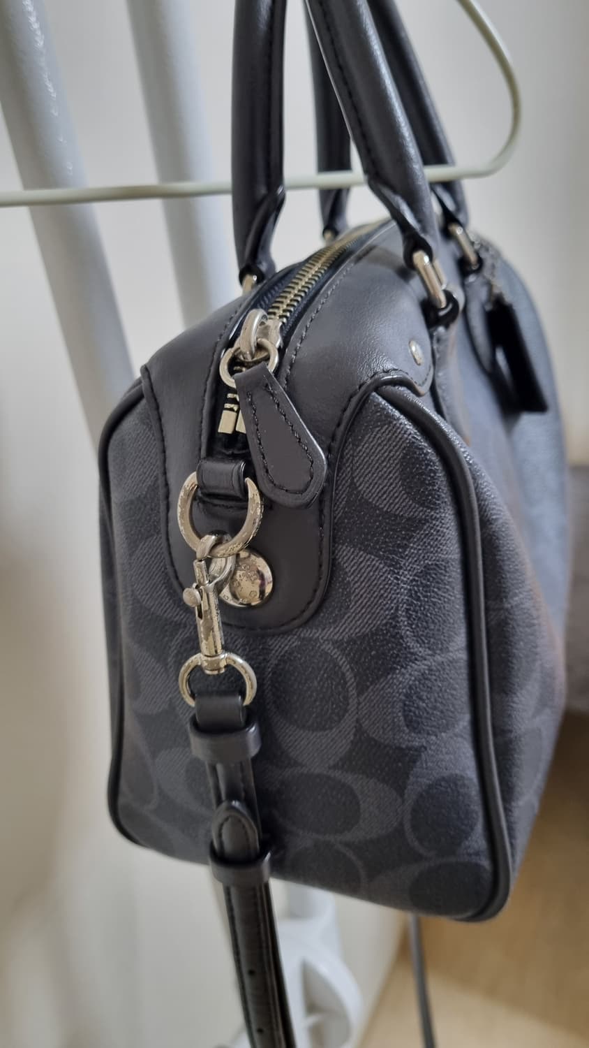 코치 시그니처 네이비 토트 크로스백  상품이미지4