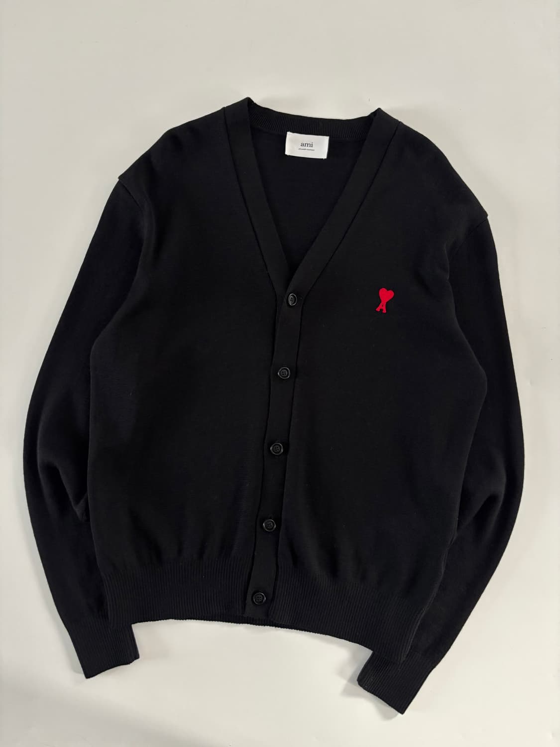 AMI 아미 하트 로고 블랙 브이넥 가디건 상품이미지1